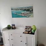 A Flat With A View In The Heart Of The Old Town 아파트 *