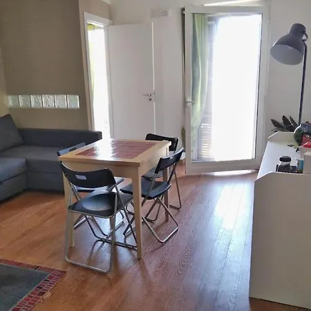 A Flat With A View In The Heart Of The Old Town باري